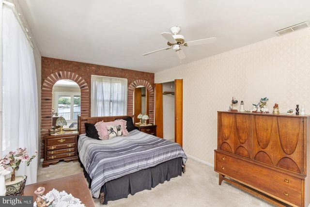 8350 BEAR CREEK DR, Baltimore, MD 21222