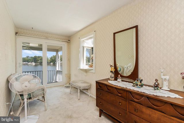 8350 BEAR CREEK DR, Baltimore, MD 21222