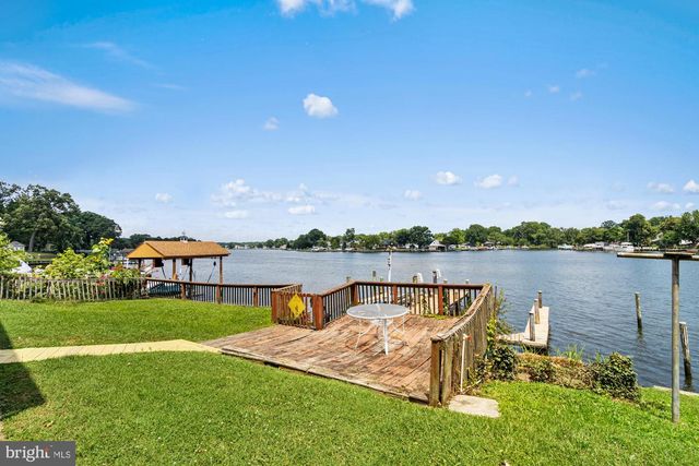 8350 BEAR CREEK DR, Baltimore, MD 21222