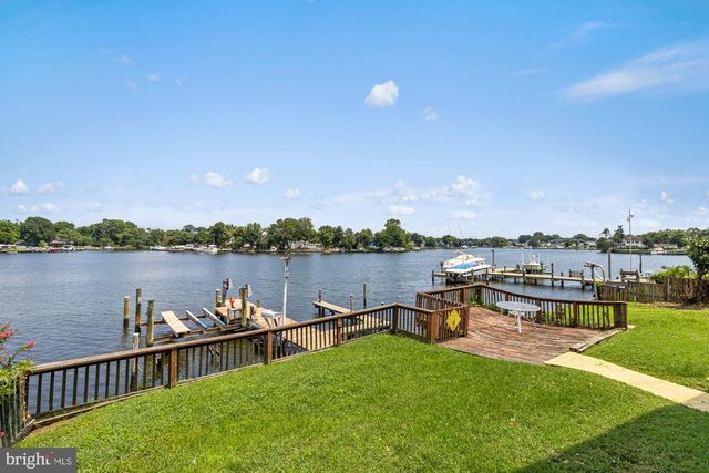 8350 BEAR CREEK DR, Baltimore, MD 21222