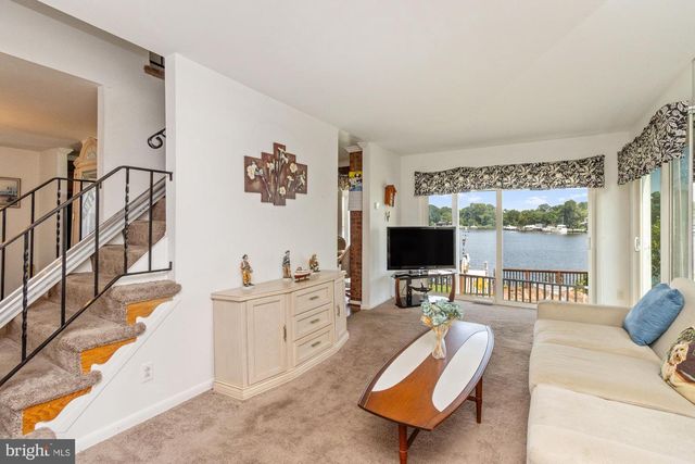 8350 BEAR CREEK DR, Baltimore, MD 21222