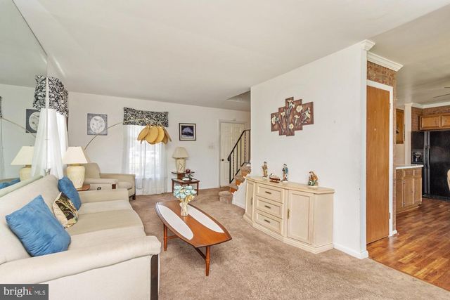 8350 BEAR CREEK DR, Baltimore, MD 21222