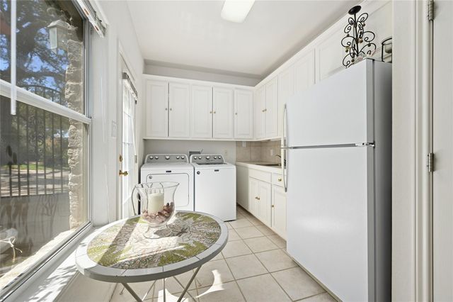 713 Sunfish ST, Lakeway, TX 78734
