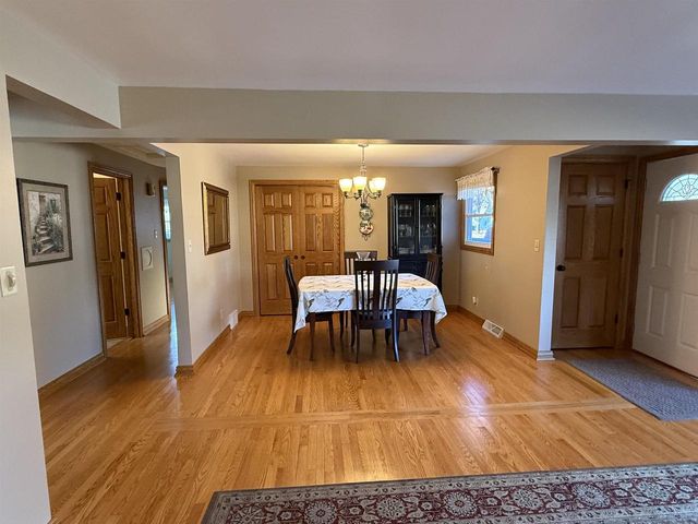 833 COLONIAL AVENUE, Green Bay, WI 54304