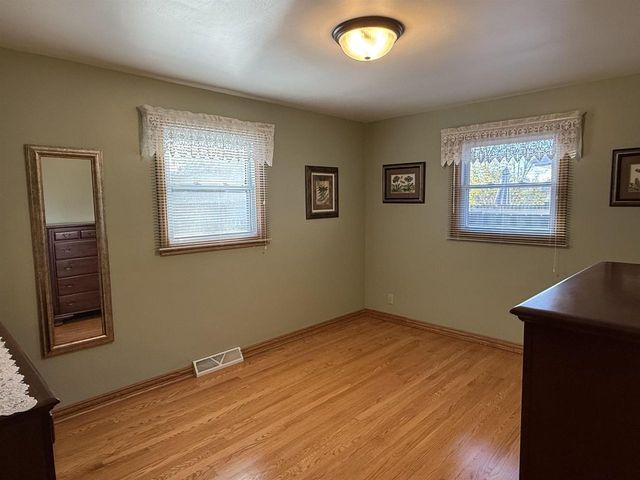 833 COLONIAL AVENUE, Green Bay, WI 54304