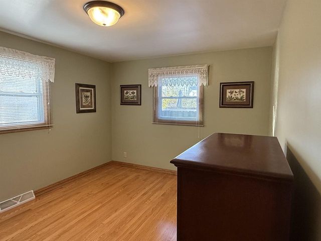 833 COLONIAL AVENUE, Green Bay, WI 54304