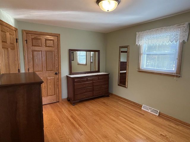 833 COLONIAL AVENUE, Green Bay, WI 54304