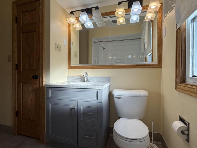 833 COLONIAL AVENUE, Green Bay, WI 54304