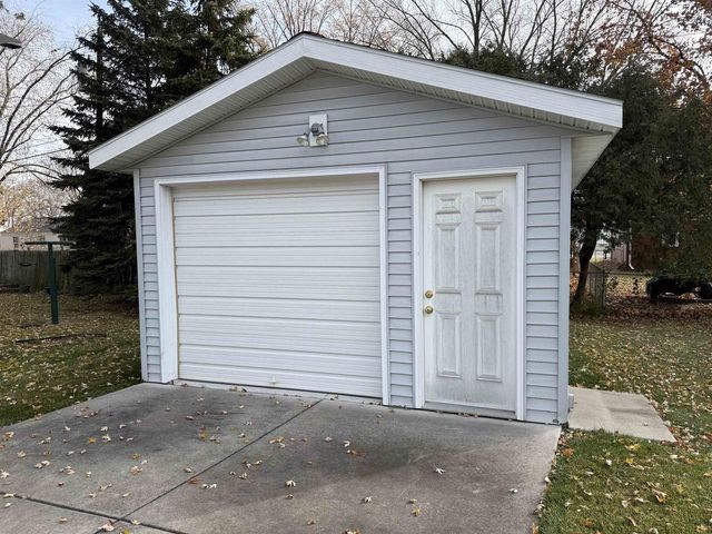 833 COLONIAL AVENUE, Green Bay, WI 54304