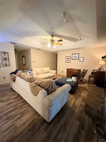 1908 Berrybrook Drive, Fort Worth, TX 76134