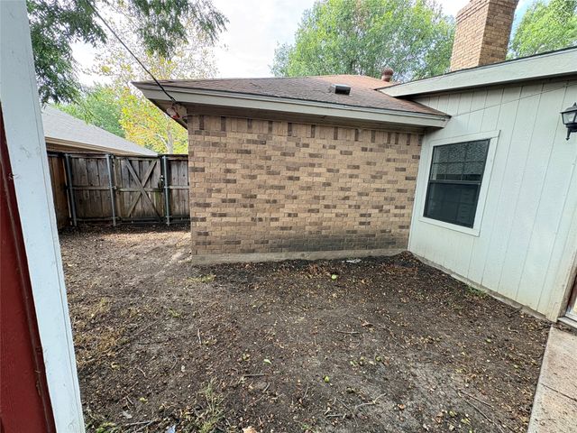 1908 Berrybrook Drive, Fort Worth, TX 76134
