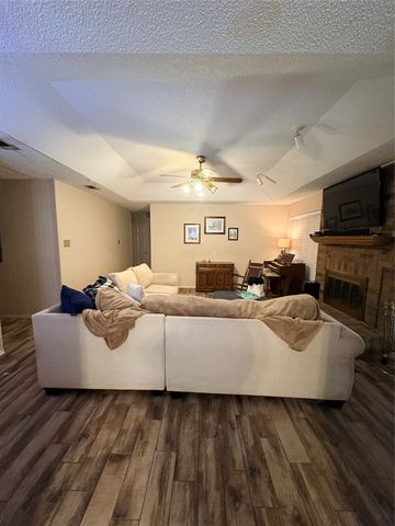 1908 Berrybrook Drive, Fort Worth, TX 76134