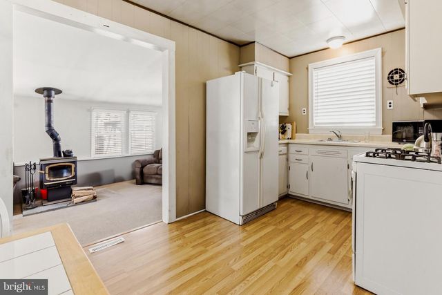 1137 LAWNTON AVE, West Deptford, NJ 08096