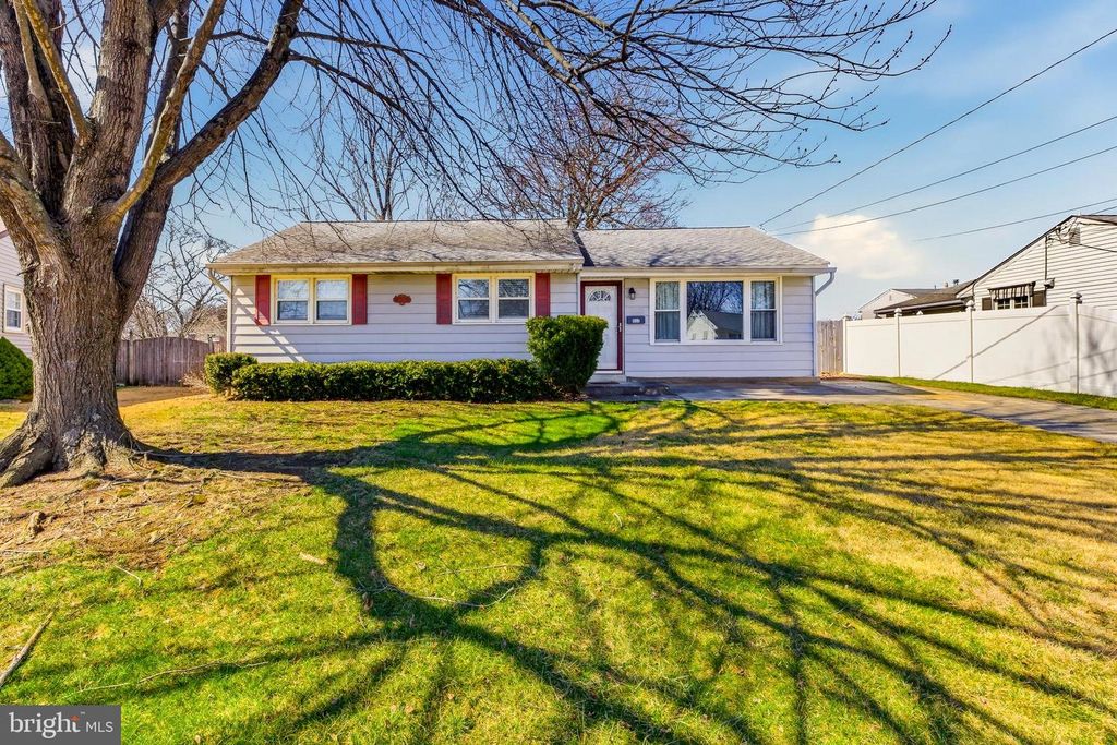 1137 LAWNTON AVE, West Deptford, NJ 08096