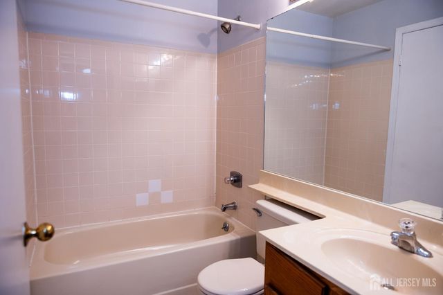 2162 Ash Court, South Brunswick, NJ 08852