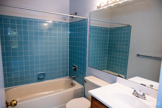 2162 Ash Court, South Brunswick, NJ 08852