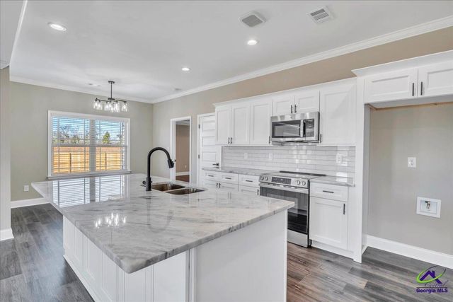 208 Eric Court, Byron, GA 31008