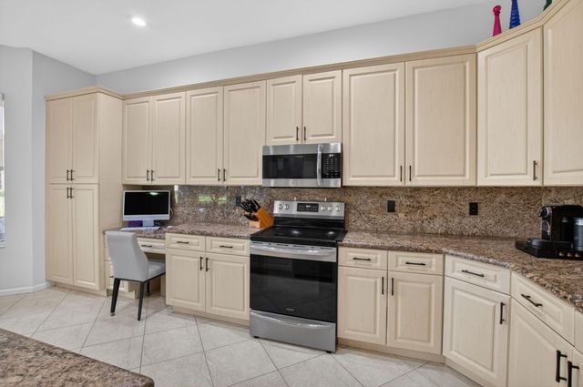 7873 Royal Lace Terrace, Lake Worth, FL 33467