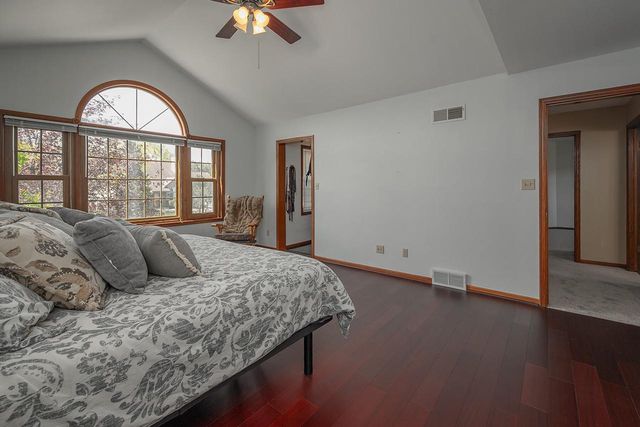 N75W23408 Ridgeview CIRCLE, Sussex, WI 53089