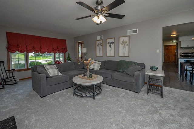 N75W23408 Ridgeview CIRCLE, Sussex, WI 53089