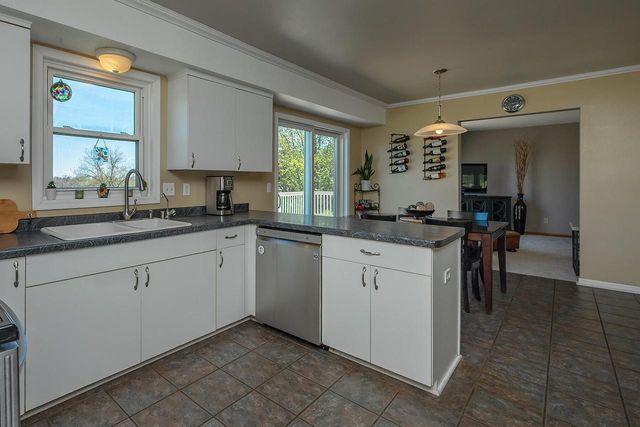 N75W23408 Ridgeview CIRCLE, Sussex, WI 53089