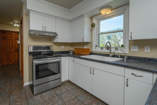 N75W23408 Ridgeview CIRCLE, Sussex, WI 53089