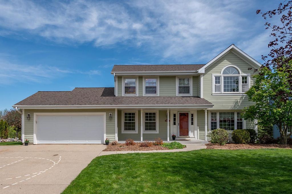 N75W23408 Ridgeview CIRCLE, Sussex, WI 53089