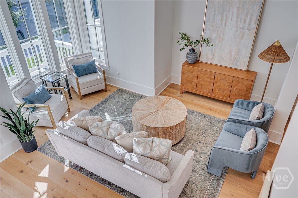 Image 11 of property listing at 306 W 38th Street, Savannah, GA 31401