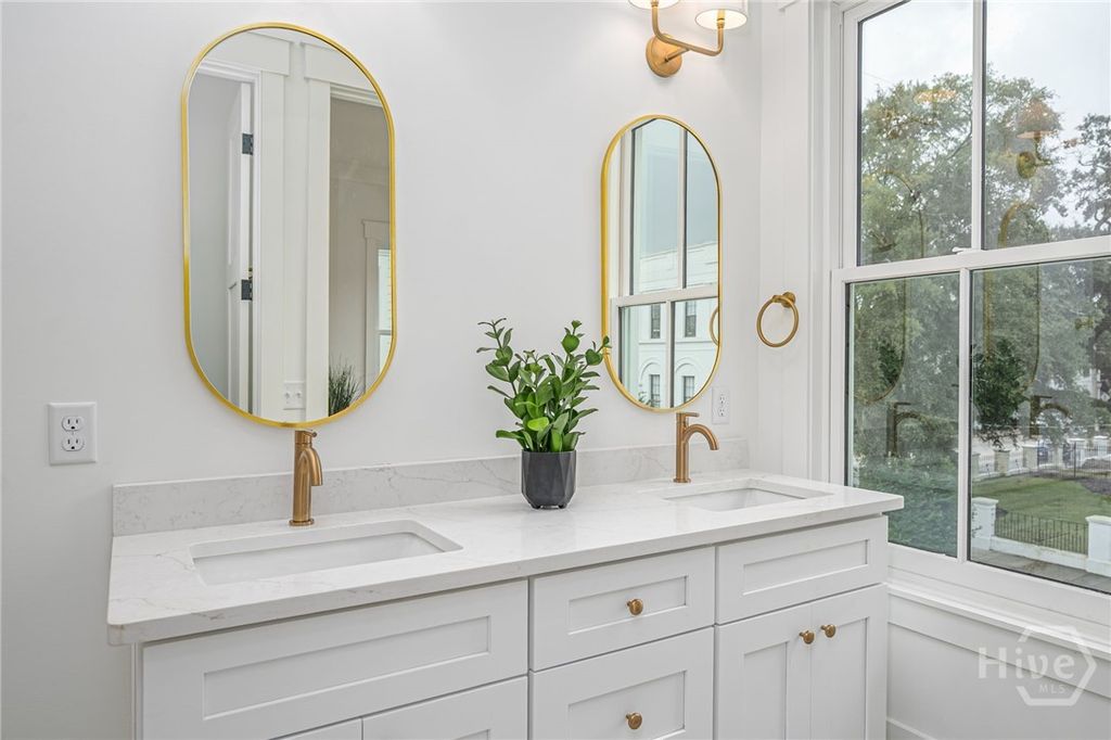 Image 26 of property listing at 306 W 38th Street, Savannah, GA 31401