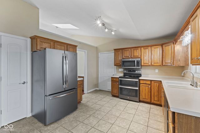 40 Carolyn Drive, Seymour, IN 47274