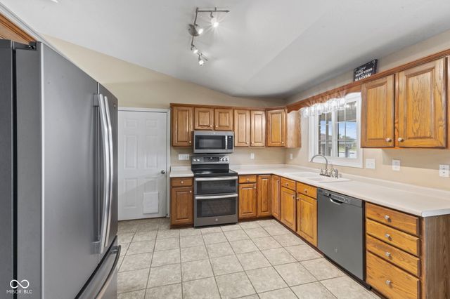 40 Carolyn Drive, Seymour, IN 47274
