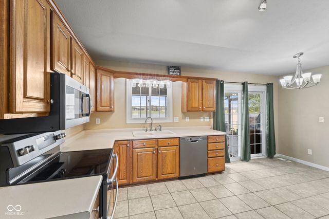 40 Carolyn Drive, Seymour, IN 47274