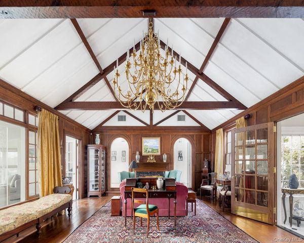 16 Point Road, Bellport Village, NY 11713