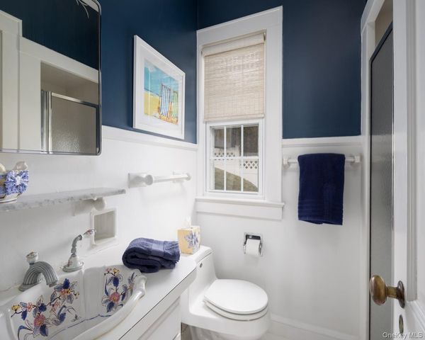 16 Point Road, Bellport Village, NY 11713