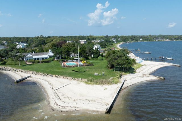16 Point Road, Bellport Village, NY 11713