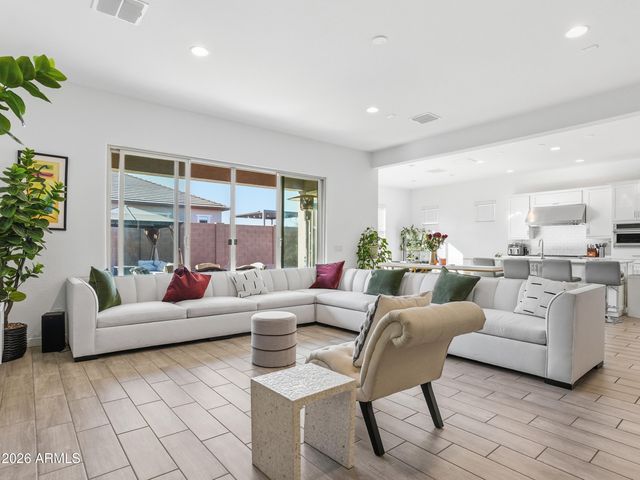 4221 W CARMEN Street, Laveen, AZ 85339