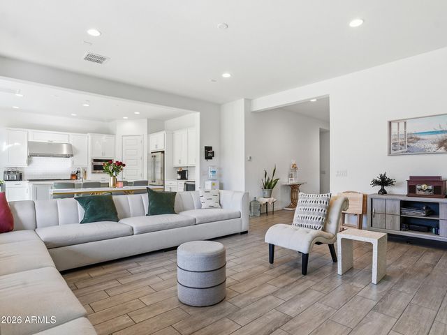 4221 W CARMEN Street, Laveen, AZ 85339