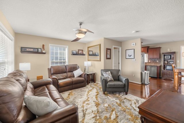 708 Patchett Drive NE, Mitchellville, IA 50169