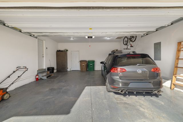 708 Patchett Drive NE, Mitchellville, IA 50169