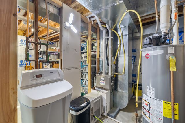 708 Patchett Drive NE, Mitchellville, IA 50169