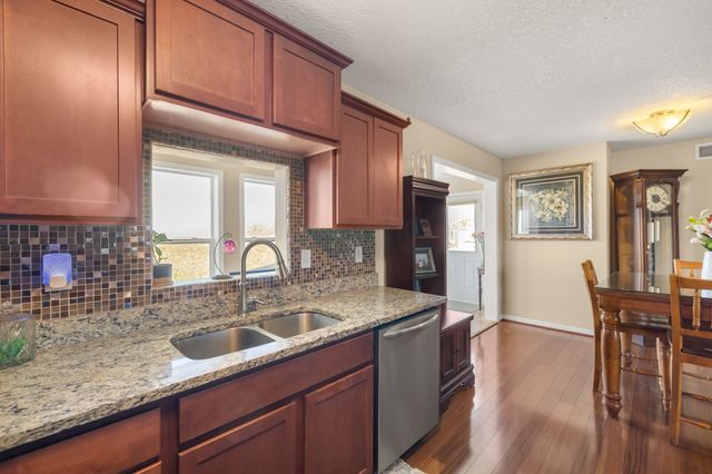 708 Patchett Drive NE, Mitchellville, IA 50169