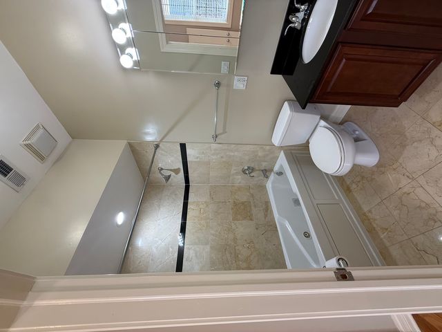 2338 W MORSE Avenue 4A, Chicago, IL 60645