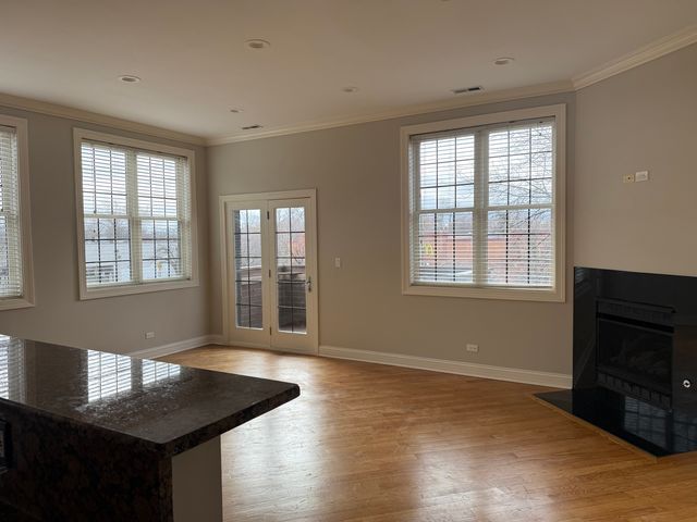2338 W MORSE Avenue 4A, Chicago, IL 60645