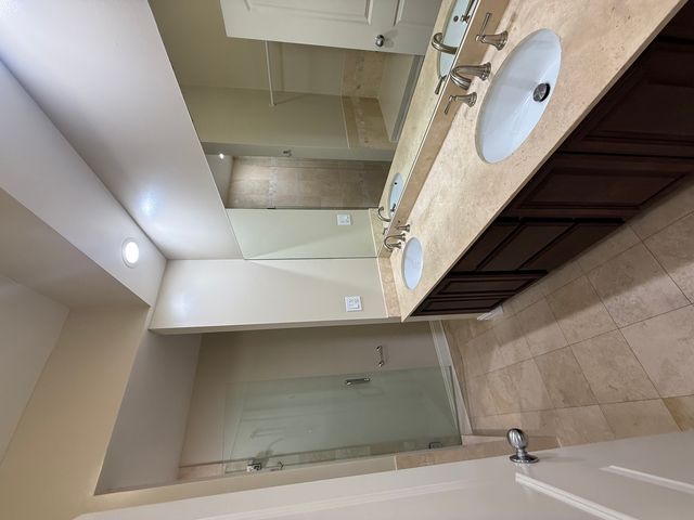 2338 W MORSE Avenue 4A, Chicago, IL 60645