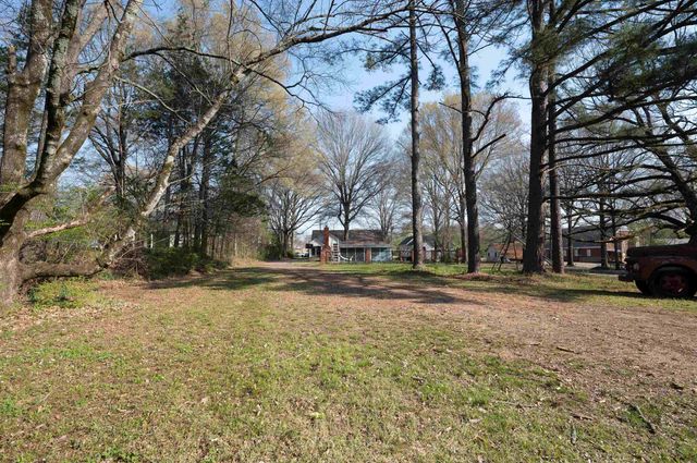 319 E POPLAR AVE, Collierville, TN 38017