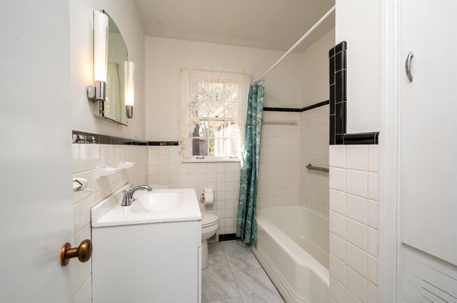 319 E POPLAR AVE, Collierville, TN 38017