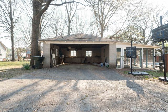 319 E POPLAR AVE, Collierville, TN 38017