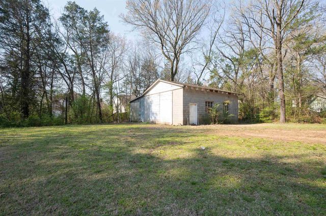 319 E POPLAR AVE, Collierville, TN 38017