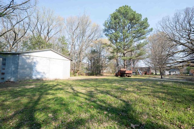 319 E POPLAR AVE, Collierville, TN 38017