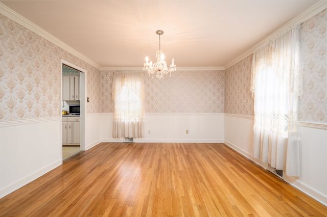 319 E POPLAR AVE, Collierville, TN 38017